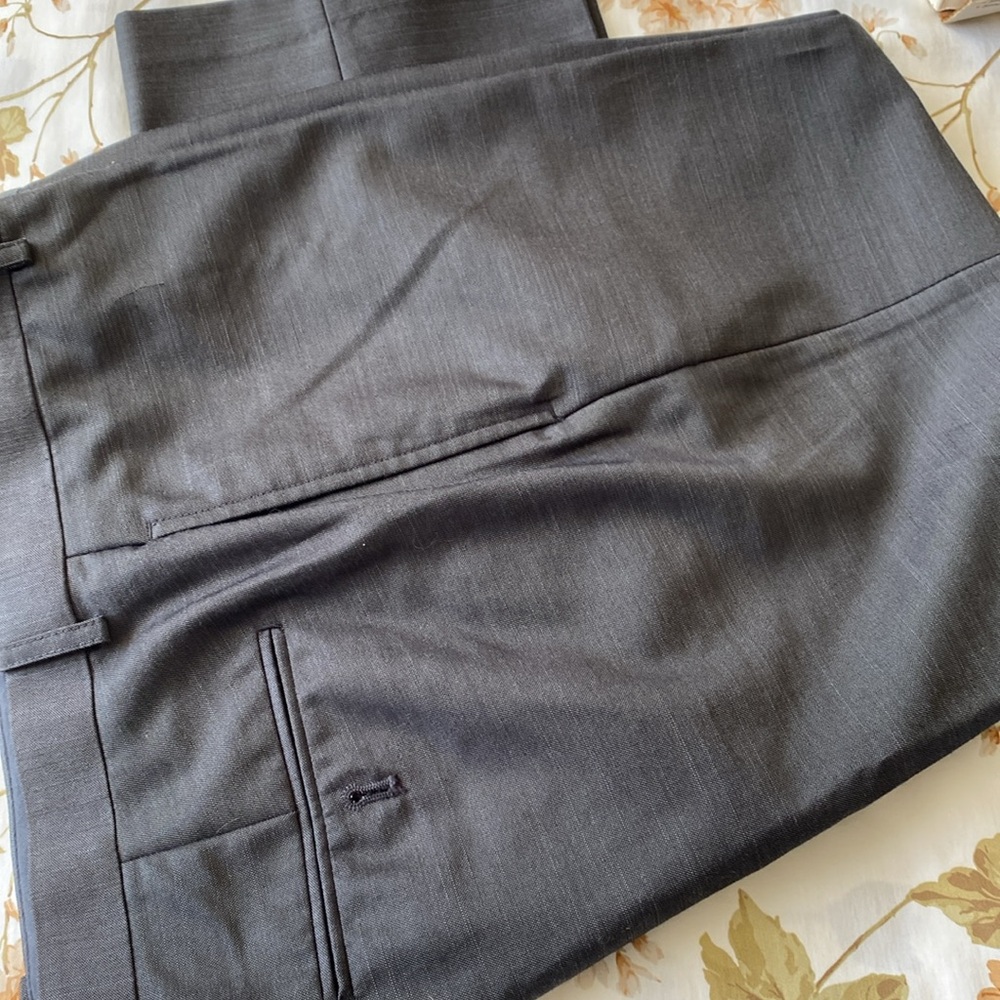 Dress pants - Picture 3 of 3